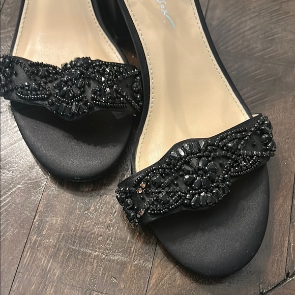 Betsy Johnson Elegant Black Beaded Women's Sandals size 8 - Picture 2 of 11